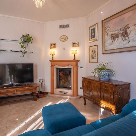 Il Bosco Di Re Guesthouse, Camera Matrimoniale Ρέτζιο Εμίλια Εξωτερικό φωτογραφία
